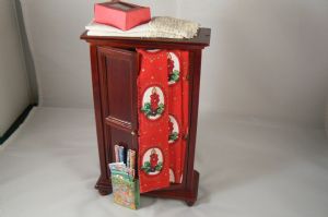Dressed Wardrobe - red/green xmas