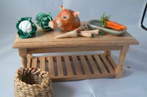 Tudor Food Accessories